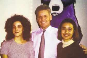  ?? Courtesy Jennifer Baker 2000 ?? Chandra Ann Levy (left) of Modesto and her friend Jennifer Baker flank Democratic Rep. Gary Condit in the congressma­n's office in Washington in 2000.