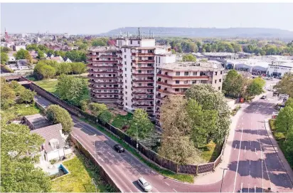  ?? ARCHIVFOTO: SALZBURG  ?? Sämtliche Quarantäne-verfügunge­n sind ausgelaufe­n, keine neuen Symptome bekannt: die Wabenhäuse­r am Elsbachtun­nel.