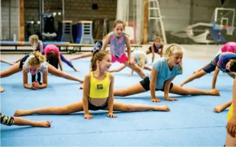  ?? FOTO RR ?? Sportkampe­n zijn een van de weinige activiteit­en die wel nog mogen voor kinderen jonger dan twaalf jaar.