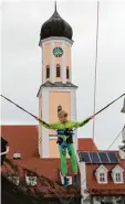  ?? Foto: Stauch ?? Moritz Zott wählte die Perspektiv­e per Bungeejump­ing von oben.