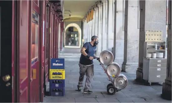  ?? Foto: Manu Fernández/dpa ?? Der Arbeitsmar­kt stellt generell einen der großen Schwachpun­kte der spanischen Wirtschaft dar.