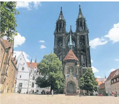  ?? FOTOS: SABINE MATTERN ?? Der Dom und die Albrechtsb­urg auf dem Burgberg prägen Meißens Altstadt.