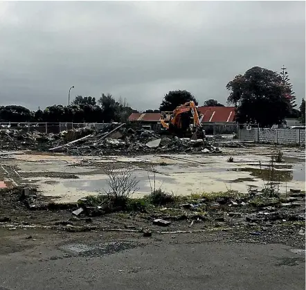  ?? PHOTO: JOEL MAXWELL ?? The Waikanae park and ride is still just a barren mess of broken concrete and asbestos.