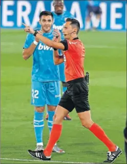  ??  ?? Maxi Gómez y Sánchez Martínez, el jueves en Valdebebas.