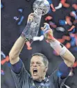  ?? FOTO: DPA ?? Im vergangene­n Jahr holte Tom Brady mit New England den Pokal.