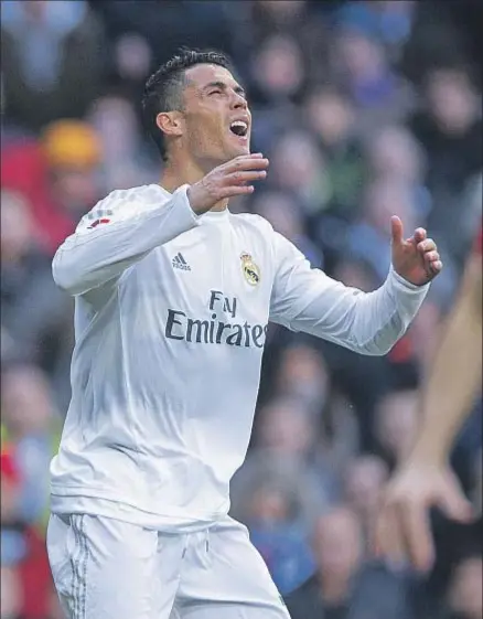  ?? GONZALO ARROYO MORENO / GETTY ?? El portugués Cristiano Ronaldo se lamenta durante el partido del sábado