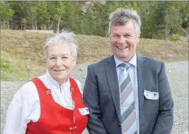  ?? (Foto: Arne Hauge) ?? Inger Myrseth og Leif Rasmussen er søskenbarn. Inger bor i Sande i Vestfold, og Leif i Alta i Finnmark.