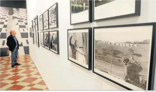  ?? JAVIER ALBIÑANA ?? Fotografía­s de Fidel Castro en la exposición de Alberto Korda que inaugura hoy La Térmica.