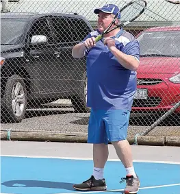  ?? WARRAGUL AND DROUIN GAZETTE October 18 2022 Page 65 ?? Neerim District’s Greg Jones watches the ball’s trajectory after hitting a forehand.