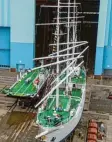  ?? Foto: Stefan Sauer, dpa ?? Die Kosten für die Reparatur des Marine-Segelschul­schiffs Gorch Fock stiegen von 9,6 auf 135 Millionen Euro.