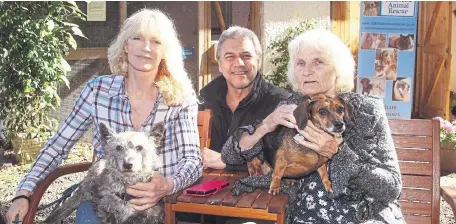  ?? ?? Cliff and Laura Santini and Laura’s mother Sylvia Bradbury at Holbrook Animal Rescue