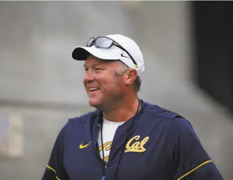  ?? Al Sermeno / ISIPhotos 2017 ?? Cal defensive coordinato­r Tim DeRuyter said, “We take pride in how far we’ve come, but we’re realistic enough to know we’re not near where the standard needs to be.”