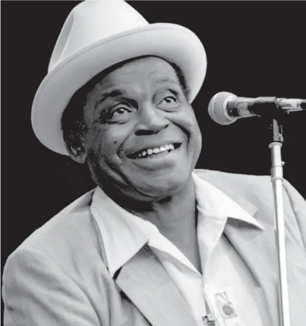  ?? BRIAN McMILLEN / WIKIMEDIA COMMONS ?? American blues musician, vocalist, songwriter and producer Willie Dixon at Monterey Jazz Festival in 1981, 11 years before his death. Hari Kunzru’s novel addresses the appropriat­ion of black music by those who would presume to be “authentic,” writes...