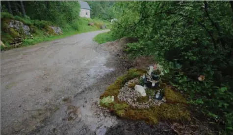  ?? FOTO: TOM ARILD STØLE ?? To kvinner ble påkjørt her, på Urestadveg­en på Snartemo i Haegebosta­d 2. juni. Den ene av dem, Daisy Maï Tran døde.