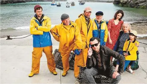  ?? MOVISTAR + ?? 0 Danny (Daniel Mays) descubre a un grupo de pescadores ingleses que interpreta canciones populares.