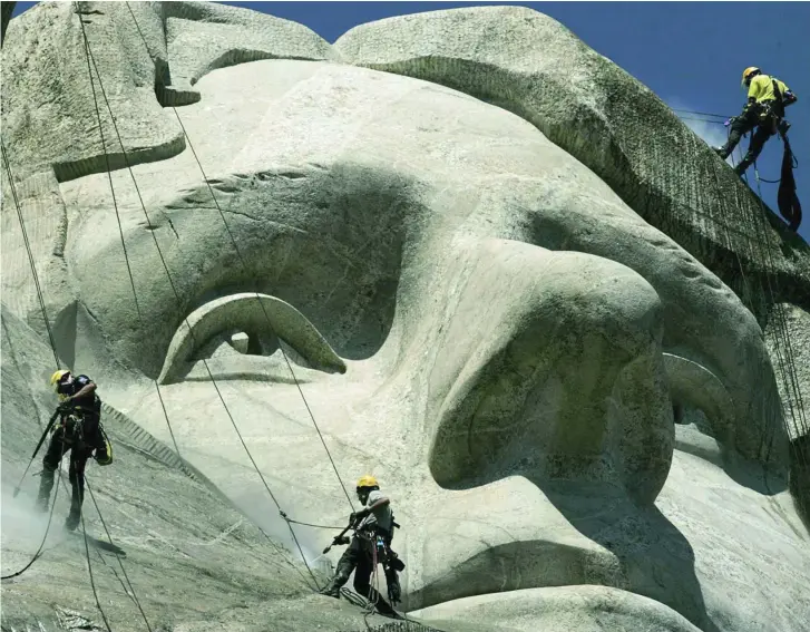  ?? AP ?? Thomas Jefferson, uno de los cuatro presidente­s de Estados Unidos esculpidos en el monte Rushmore