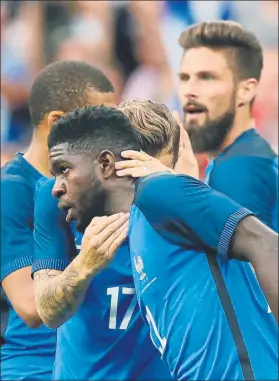  ?? FOTO: AP ?? Primer gol internacio­nal de Umtiti El central del Barça inició la remontada de Francia