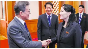  ??  ?? Südkoreas Präsident Moon Jae-in (l.) empfing Kim Yo-jong, die Schwester des nordkorean­ischen Diktators