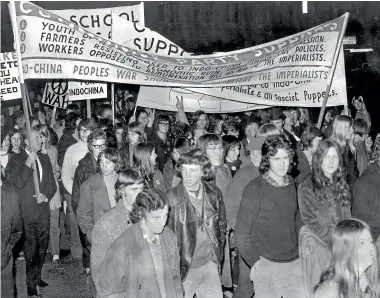  ?? PRESS ARCHIVES ?? Anti-war protesters (not necessaril­y PYM members) marching through Cathedral Square in 1971.
