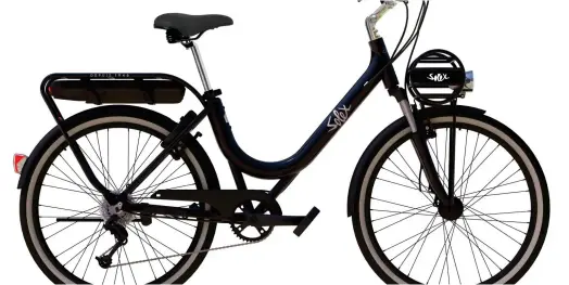  ?? ?? Le Solex a changé plusieurs fois de mains depuis sa naissance après guerre. Easybike a acquis la marque auprès de l’homme d’affaires Jean-Pierre Bansard (également sénateur des français de l’étranger) qui l’avait lui même achetée à Magneti-Marelli (groupe Fiat).