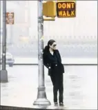  ?? Foto: Yoko Ono ?? Videostill aus „Walking On Thin Ice“(1981).