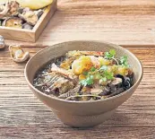  ?? ?? Yaowarat-styled braised fish maw soup at Praya Kitchen’s buffet dinner, Marriott The Surawongse.