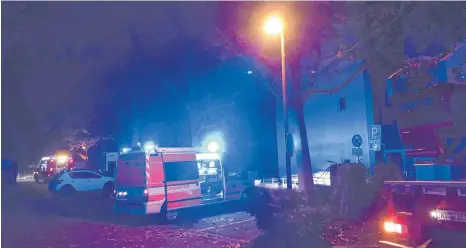  ?? FOTOS: FEUERWEHR WEINGARTEN ?? Beim Einsatz vom 15. Oktober konnte die Feuerwehr den Brand schnell löschen und das Ausbreiten des Feuers verhindern.