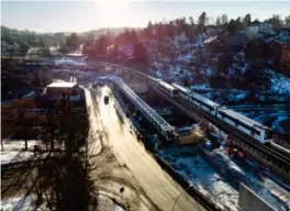  ?? Espedal Foto: Jan T. ?? ⮉ I dag må både Lambertset­erbanen og Østensjøba­nen bruke samme bro over Alnaelva. Neste uke får Østensjøba­nen en ny bro, men den vil ikke være klar for trafikk før i september.