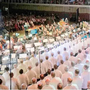  ?? ?? THE Tabernacle Choir at Temple Square.