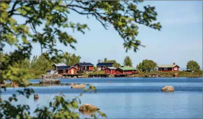  ?? LINUS LINDHOLM/SPT ?? FORTFARAND­E POP. Redan i våras uppgav fastighets­förmedlare att de upplevde en boom på stugmarkna­den. Den verkar fortfarand­e hålla i sig.