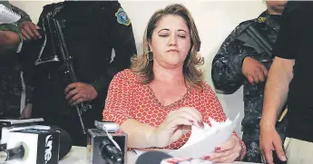  ??  ?? Hasta la tarde de ayer, Rosa Irene Gudiel Ardón, directora del INP, confirmó la fuga de los 23 reos de la Pandilla 18 que estaban recluidos en el Módulo Escorpión.