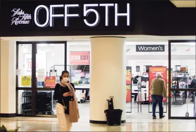  ?? Christian Abraham / Hearst Connecticu­t Media ?? Saks Off 5th is scheduled to close its store at Stamford Town Center mall on Dec. 18.