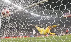  ?? FRANK AUGSTEIN/ASSOCIATED PRESS ?? England goalkeeper Jordan Pickford missed a block Wednesday against Croatia at the World Cup in Moscow.