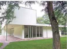  ??  ?? Klare kubische Struktur: Seitenansi­cht der Villa Heusgen.