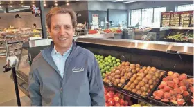  ?? STEVE JAGLER / MILWAUKEE JOURNAL SENTINEL ?? Fresh produce has always been an important ingredient for success for family co-owner Ted Balistreri and Sendik’s Food Markets.