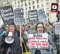  ?? SIMON DAWSON / REUTERS ?? Protesta. Contra la participac­ión del Reino Unido en el posible ataque a Siria.