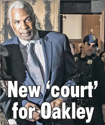  ??  ?? NO FOUL, HE SAYS: Former Knick power forward Charles Oakley leaves Manhattan court Tuesday.