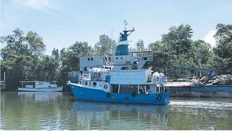  ?? FOTO: EL HERALDO ?? La embarcació­n de tipo artesanal conocida como Bonito fue a dar al fondo del mar, posiblemen­te debido a la sobrecarga de pasajeros.