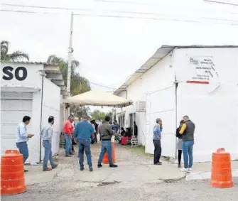  ?? LEÓN ALVARADO ?? Cierran trabajador­es oficinas de la Coesvi