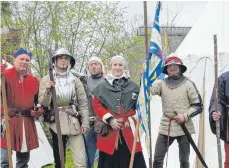  ?? FOTO: PRIVAT ?? Drei Tage lang belagern die Rittersleu­t’ die Burgruine auf dem Honberg.