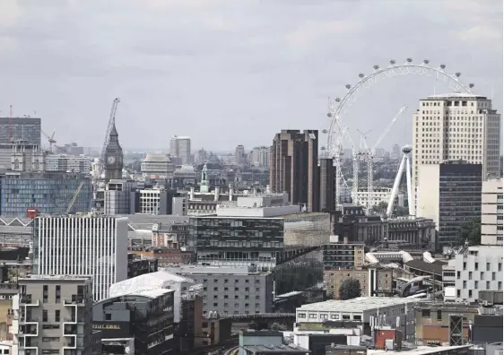  ??  ?? Лондон е най-засегнатия­т град в страната от движенията на цените на жилищата REUTERS
