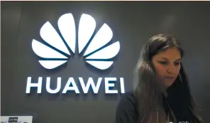  ?? (Rodrigo Garrido/Reuters) ?? A HUAWEI store in Vina del Mar, Chile.