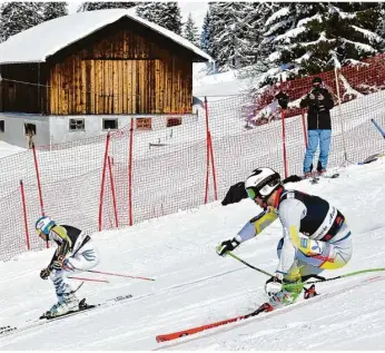  ?? Foto: Gian Ehrenzelle­r/dpa ?? Alexander Schmid (links) im Finale gegen Norwegens Sebastian Foss-solevaag.
2. Bundesliga