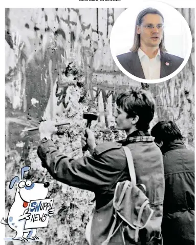  ?? BILDER: SN/PRIVAT, GEPA ?? Souvenir aus der Berliner Mauer: Guido Stapelfeld­t 1989 und heute (kleines Bild).
