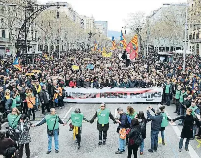  ?? GEMMA ALEMÁN / ACN / ARCHIVO ?? Cabecera de la marcha de la ANC del pasado 25 de marzo para pedir la libertad de los políticos encarcelad­os