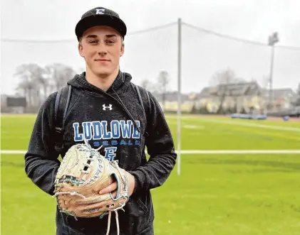  ?? Scott Ericson/Hearst Connecticu­t Media ?? Ludlowe senior catcher Ben Crawford has overcame a serious hamstring injury to return to the field.