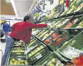  ?? EL PERIÓDICO ?? La sección de frutería de un supermerca­do.