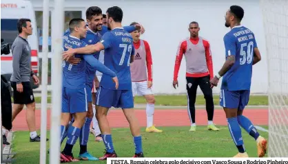  ?? ?? FESTA. Romain celebra golo decisivo com Vasco Sousa e Rodrigo Pinheiro