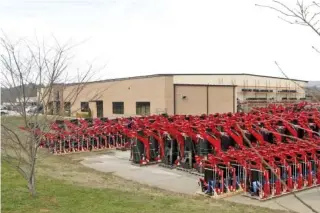  ?? STAFF FILE PHOTO BY C. B. SCHMELTER ?? Confluent Medical of Scottsdale, Ariz., has chosen to locate its newest plant at the former site of the Mahindra tractor facility at Centre South Riverport in Chattanoog­a.