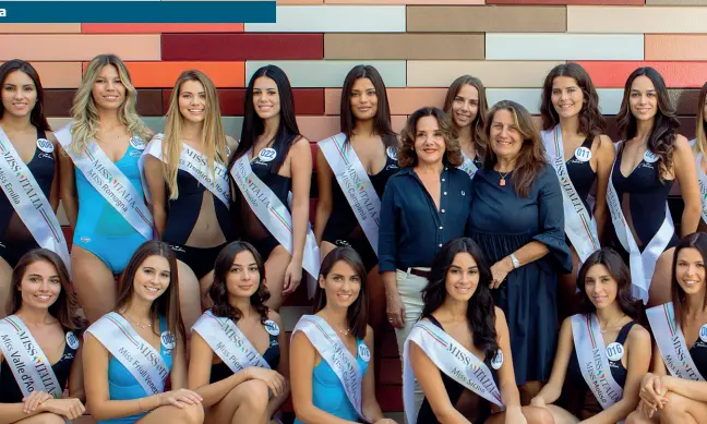  ??  ?? Al museo con la psicologa Alcune delle finaliste di Miss Italia 2019 ieri al Museo M9 di Mestre con la psicologa Vera Slepoj e Patrizia Mirigliani